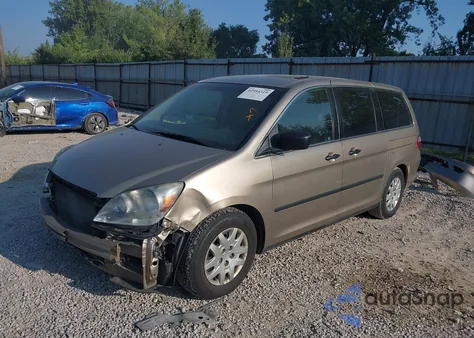 2005 Honda Odyssey Lx z USA, uszkodzony, nr VIN 5FNRL38275B040929